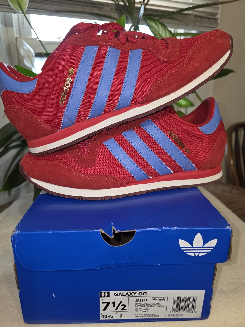 🌟🌟adidas Galaxy OG Red & Blue Retro Sneakers🌟🌟